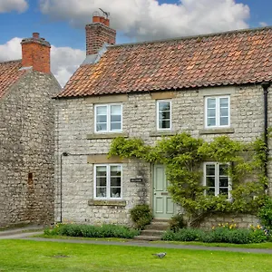 Pretty Yorkshire Stone Holiday home